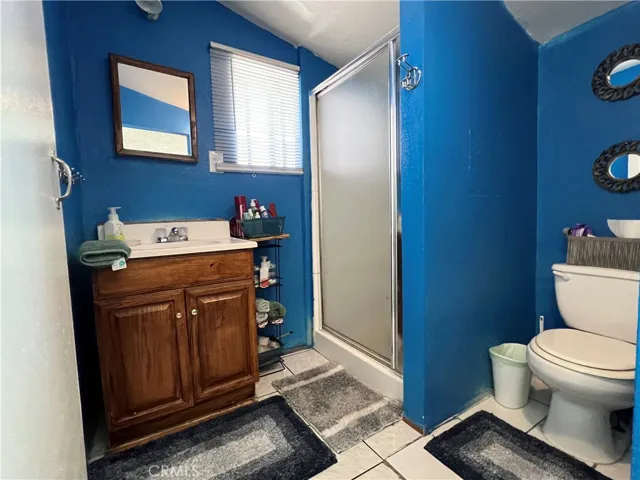 10001 Vine Street, Bloomington, California 92316
