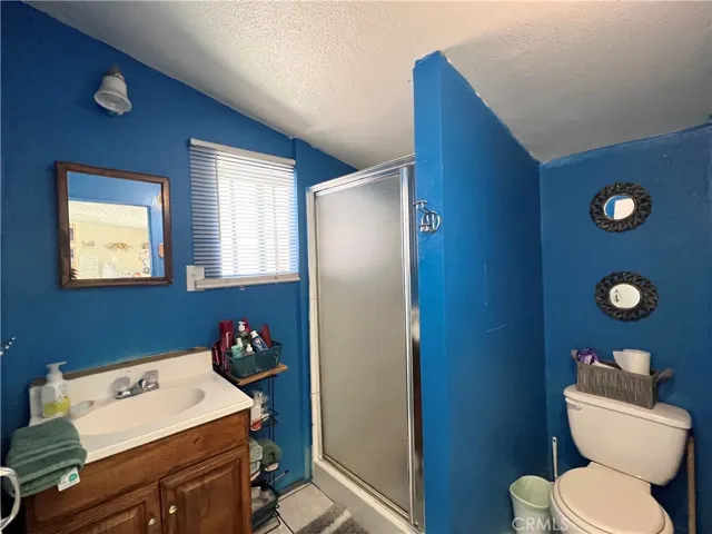 10001 Vine Street, Bloomington, California 92316