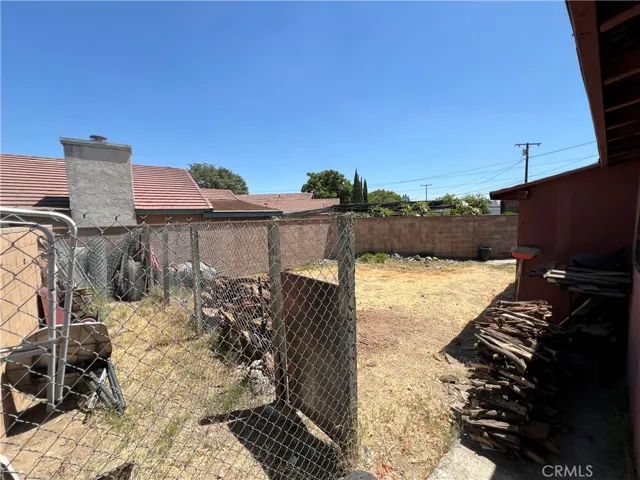 10001 Vine Street, Bloomington, California 92316
