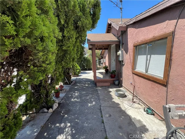 10001 Vine Street, Bloomington, California 92316