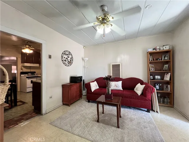 10001 Vine Street, Bloomington, California 92316