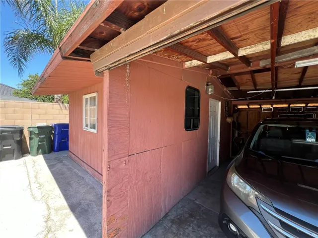 10001 Vine Street, Bloomington, California 92316