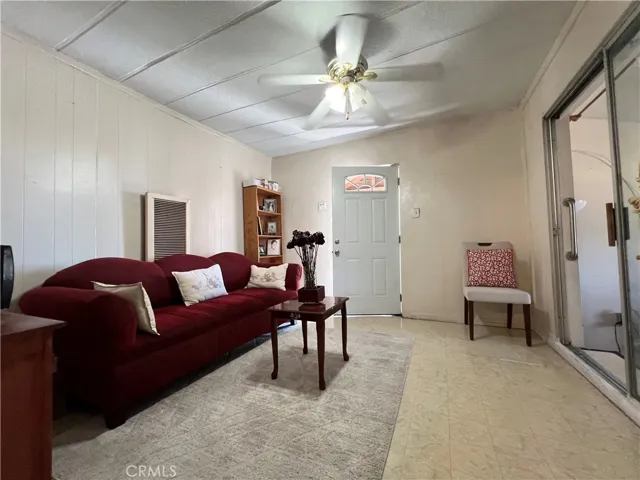 10001 Vine Street, Bloomington, California 92316