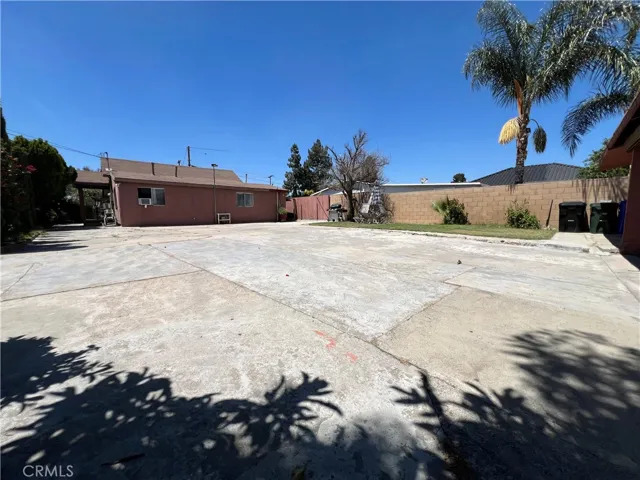 10001 Vine Street, Bloomington, California 92316