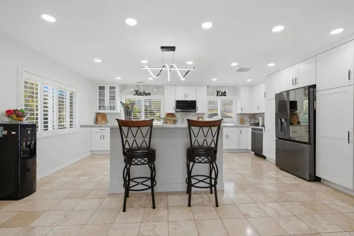 10629 Meadow Glen Way E, Escondido, California 92026