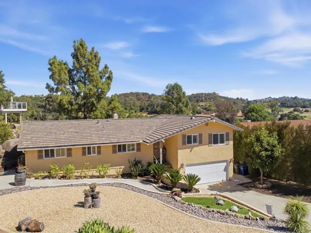10629 Meadow Glen Way E, Escondido, California 92026