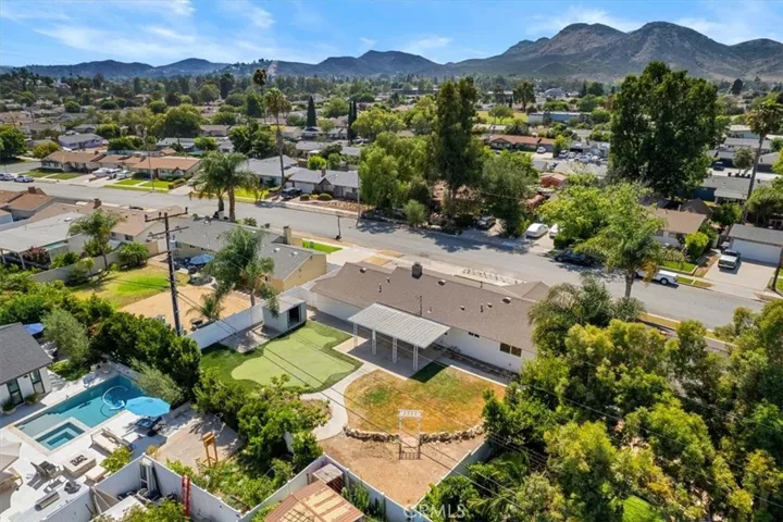 554 Dorena, Newbury Park, California 91320