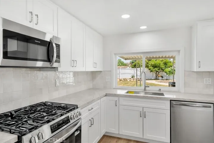 554 Dorena, Newbury Park, California 91320