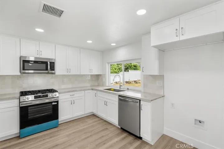 554 Dorena, Newbury Park, California 91320