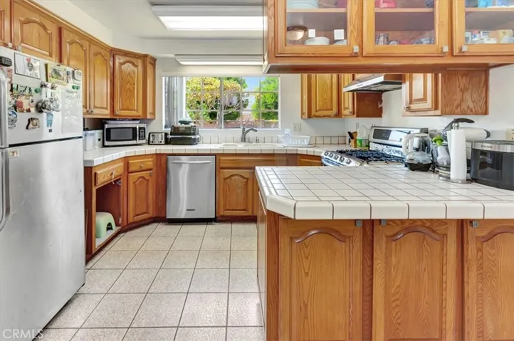 12725 Barlin Avenue, Downey, California 90242