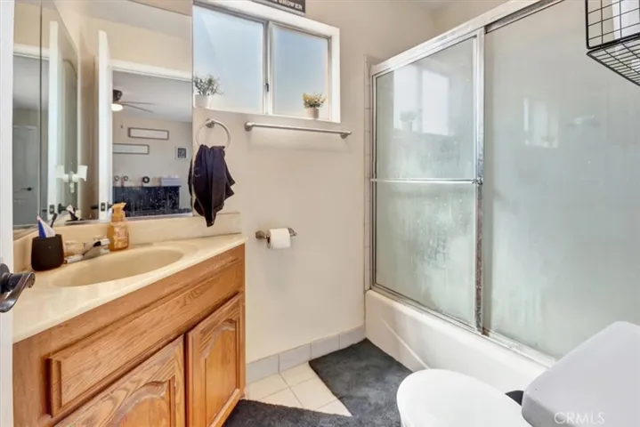 12725 Barlin Avenue, Downey, California 90242