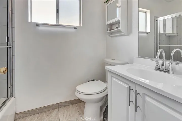 12725 Barlin Avenue, Downey, California 90242