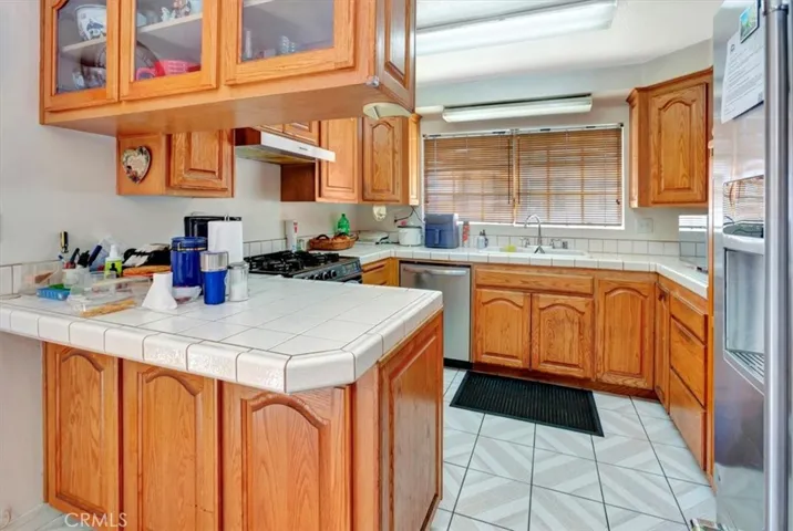 12725 Barlin Avenue, Downey, California 90242