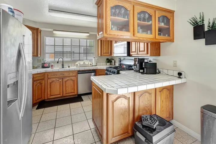 12725 Barlin Avenue, Downey, California 90242