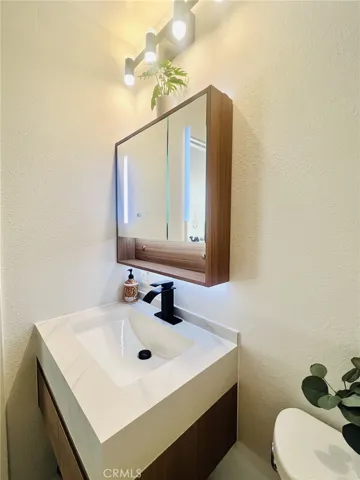 1120 Sandi, Costa Mesa, California 92627