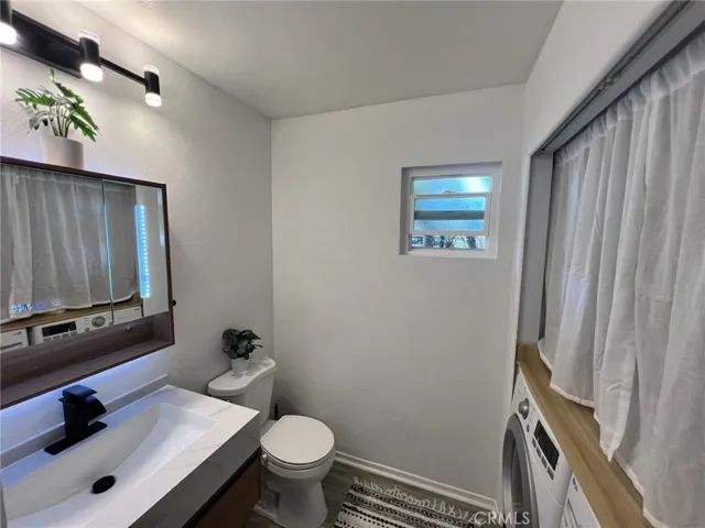 1120 Sandi, Costa Mesa, California 92627