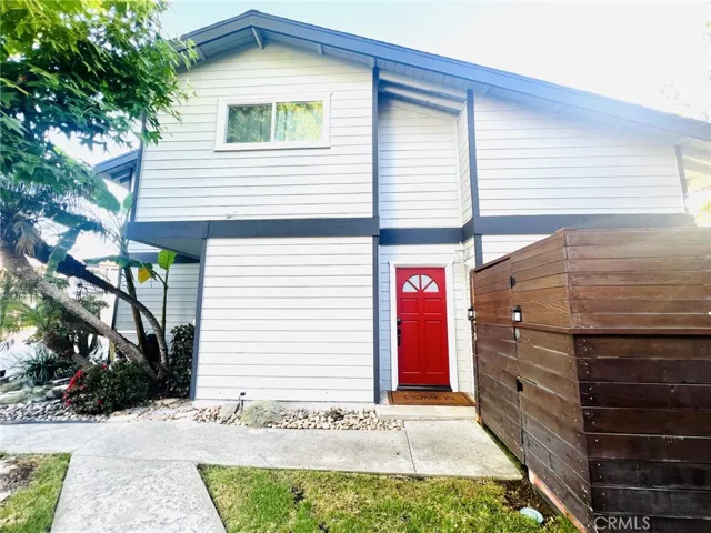 1120 Sandi, Costa Mesa, California 92627