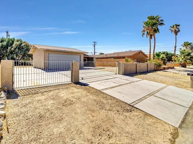 01-13315 La Mesa Drive-2