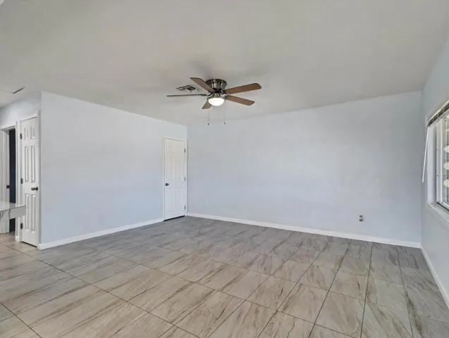16-13315 La Mesa Drive-17