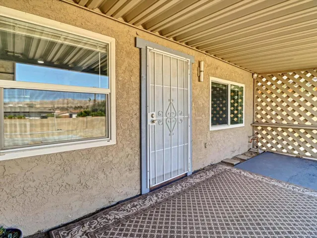 14-13315 La Mesa Drive-13