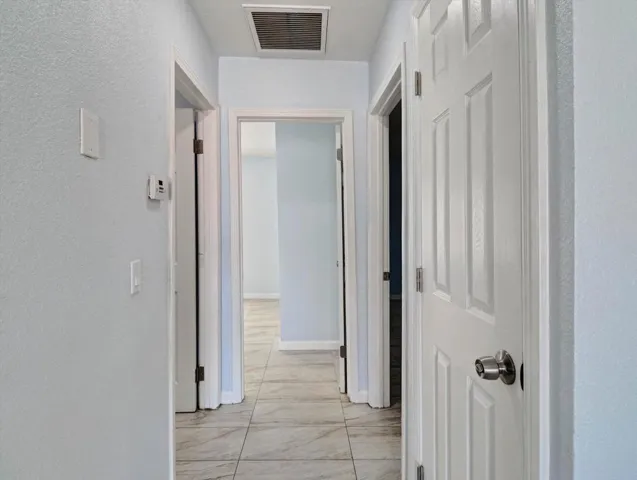 30-13315 La Mesa Drive-30