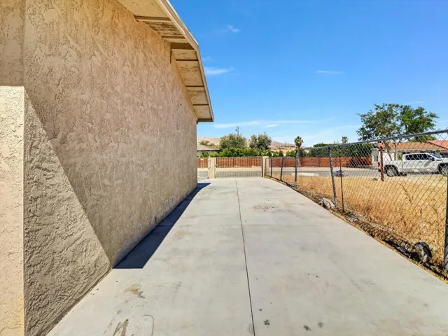 08-13315 La Mesa Drive-7