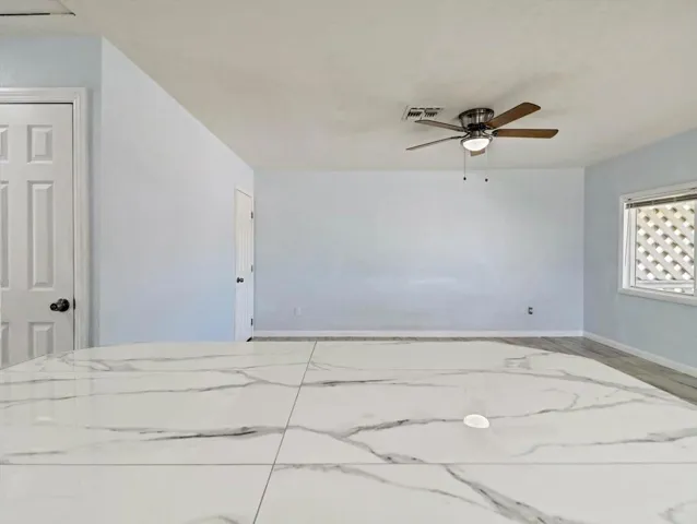 29-13315 La Mesa Drive-29