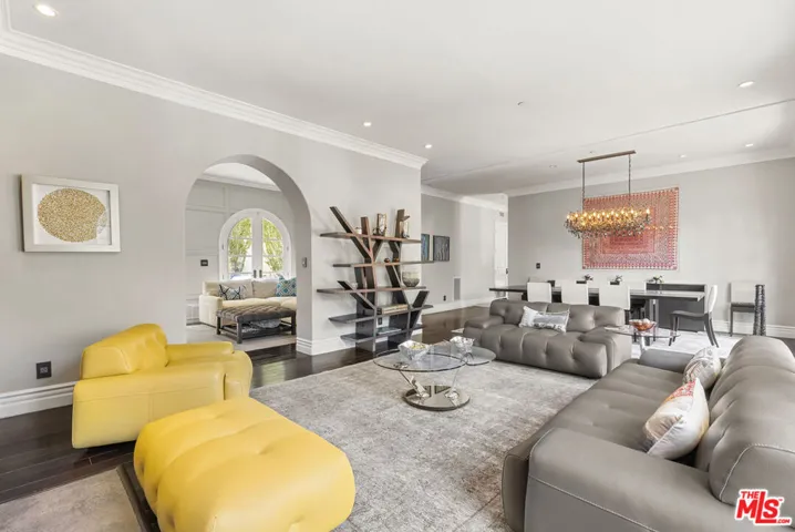 2422 Cazaux Place, Los Angeles, California 90068