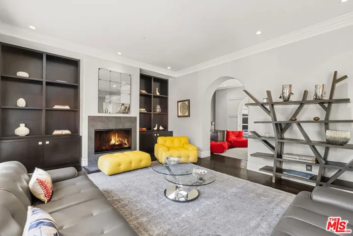 2422 Cazaux Place, Los Angeles, California 90068