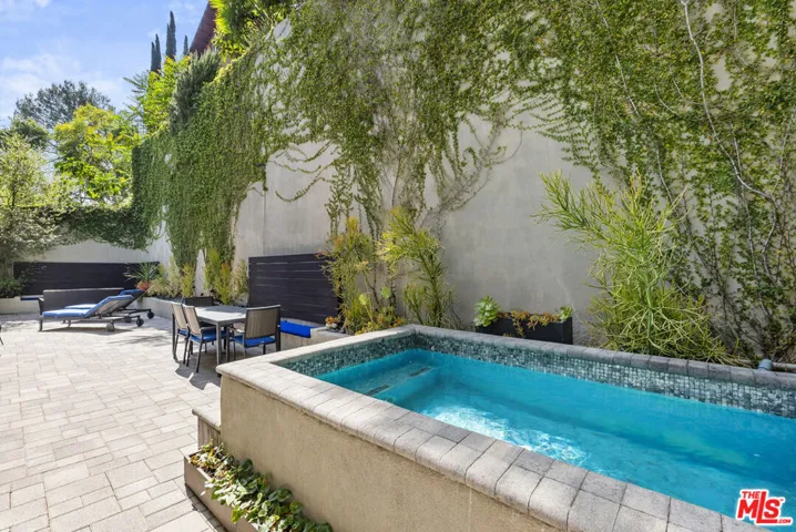 2422 Cazaux Place, Los Angeles, California 90068