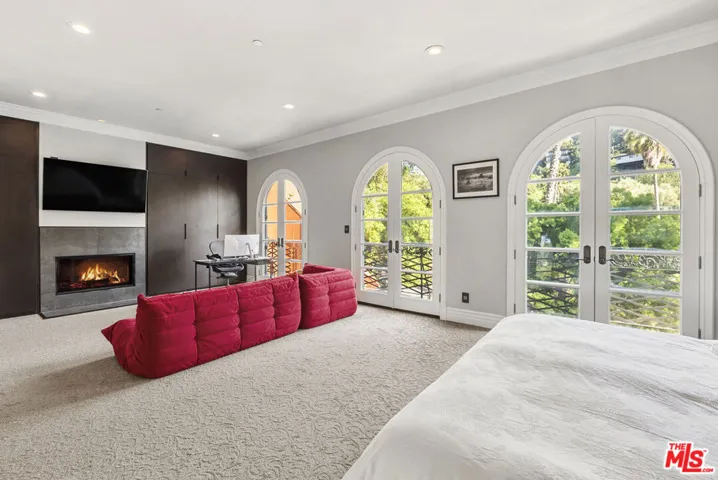 2422 Cazaux Place, Los Angeles, California 90068