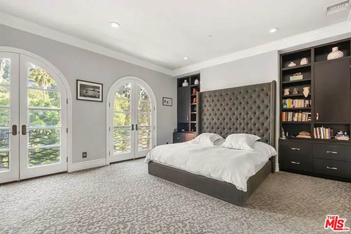 2422 Cazaux Place, Los Angeles, California 90068