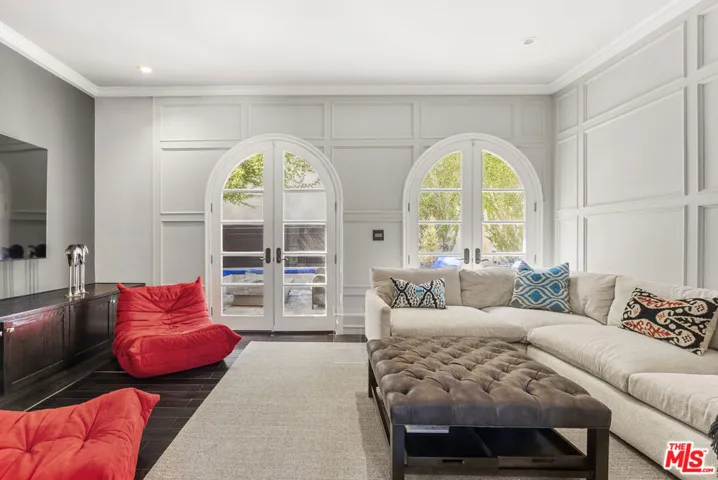 2422 Cazaux Place, Los Angeles, California 90068