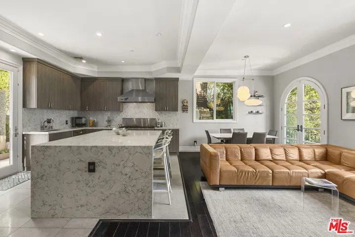 2422 Cazaux Place, Los Angeles, California 90068