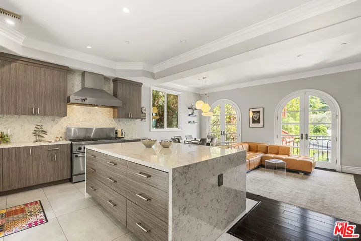 2422 Cazaux Place, Los Angeles, California 90068