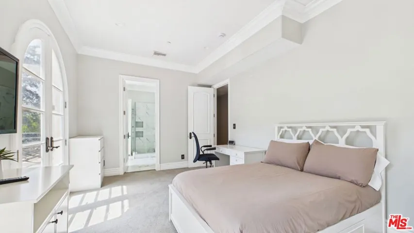 2422 Cazaux Place, Los Angeles, California 90068