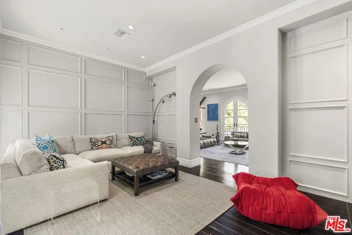 2422 Cazaux Place, Los Angeles, California 90068
