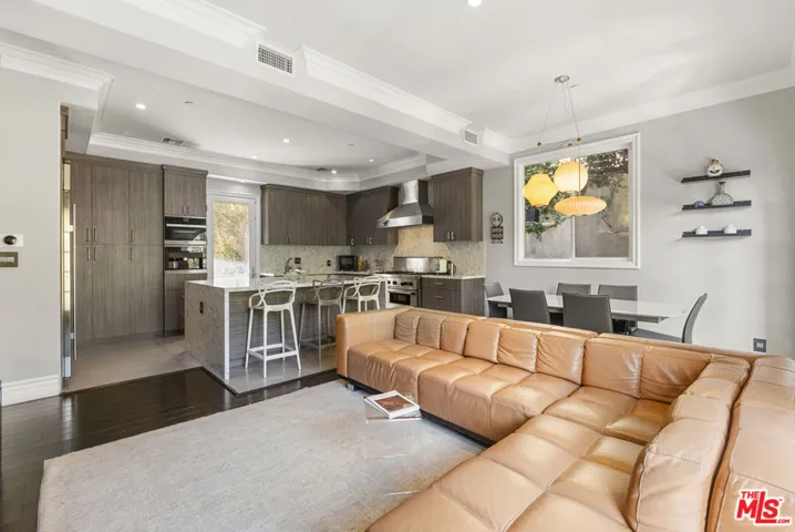 2422 Cazaux Place, Los Angeles, California 90068