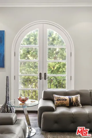 2422 Cazaux Place, Los Angeles, California 90068