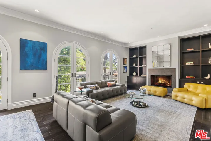 2422 Cazaux Place, Los Angeles, California 90068
