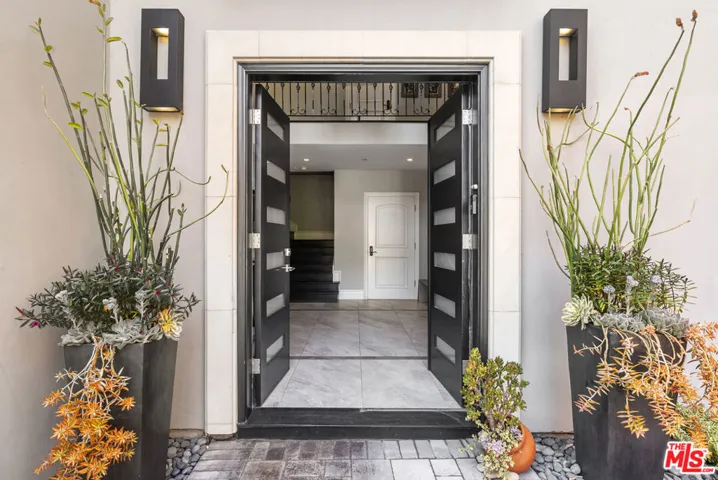 2422 Cazaux Place, Los Angeles, California 90068