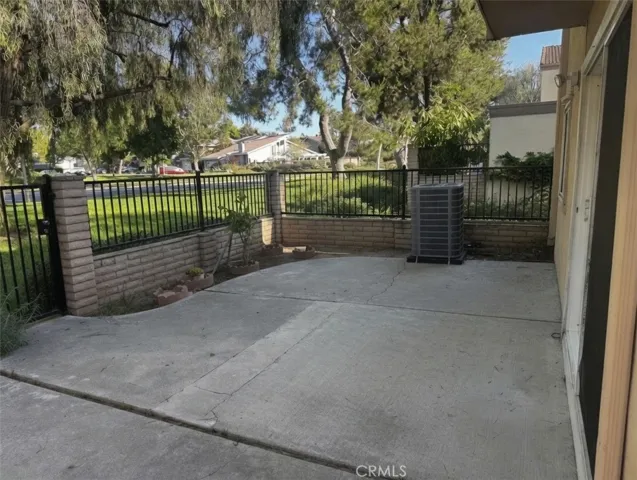 71 Willow Tree, Irvine, California 92612