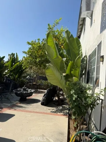 1717 N Berendo, Los Angeles, California 90027