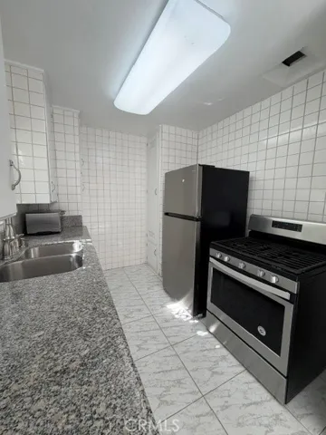 1717 N Berendo, Los Angeles, California 90027