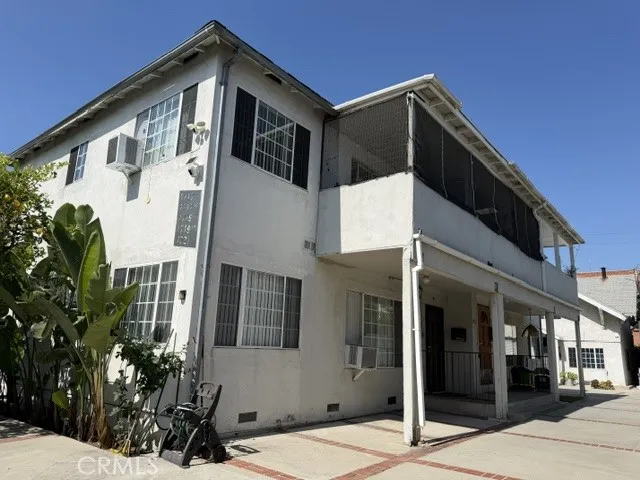 1717 N Berendo, Los Angeles, California 90027