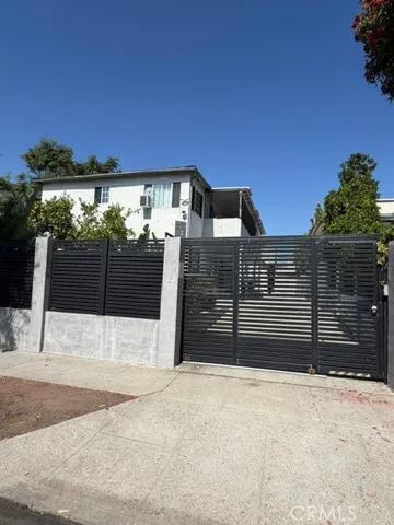 1717 N Berendo, Los Angeles, California 90027