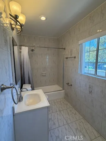 1717 N Berendo, Los Angeles, California 90027