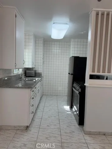 1717 N Berendo, Los Angeles, California 90027