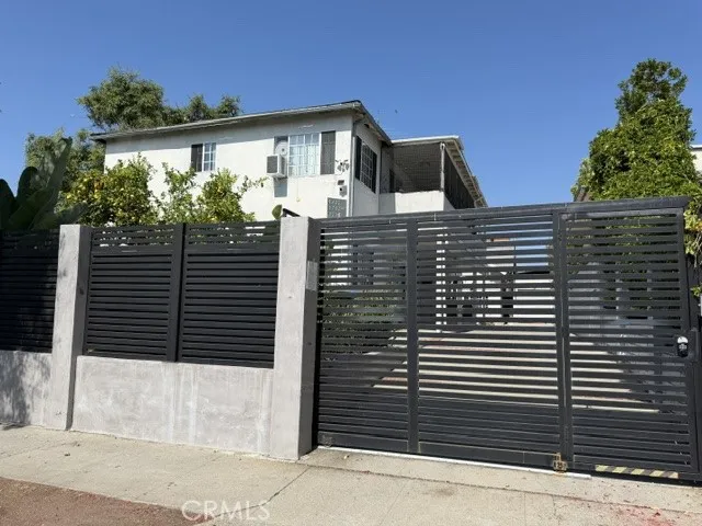 1717 N Berendo, Los Angeles, California 90027