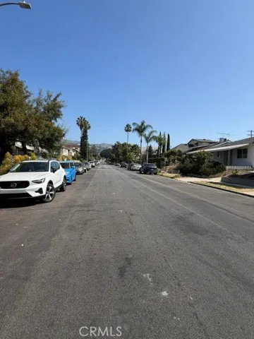 1717 N Berendo, Los Angeles, California 90027